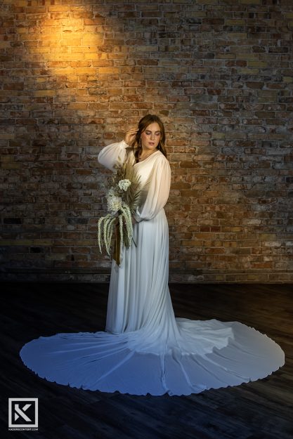 Kaden-Stephens-womens-autumn-fashion-wedding-bride-bouquet